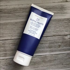 Earth To Skin Super Fruits Blueberry Cleanser